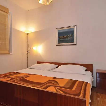Alojzija Stepinca Ii Lägenhet Starigrad Paklenica